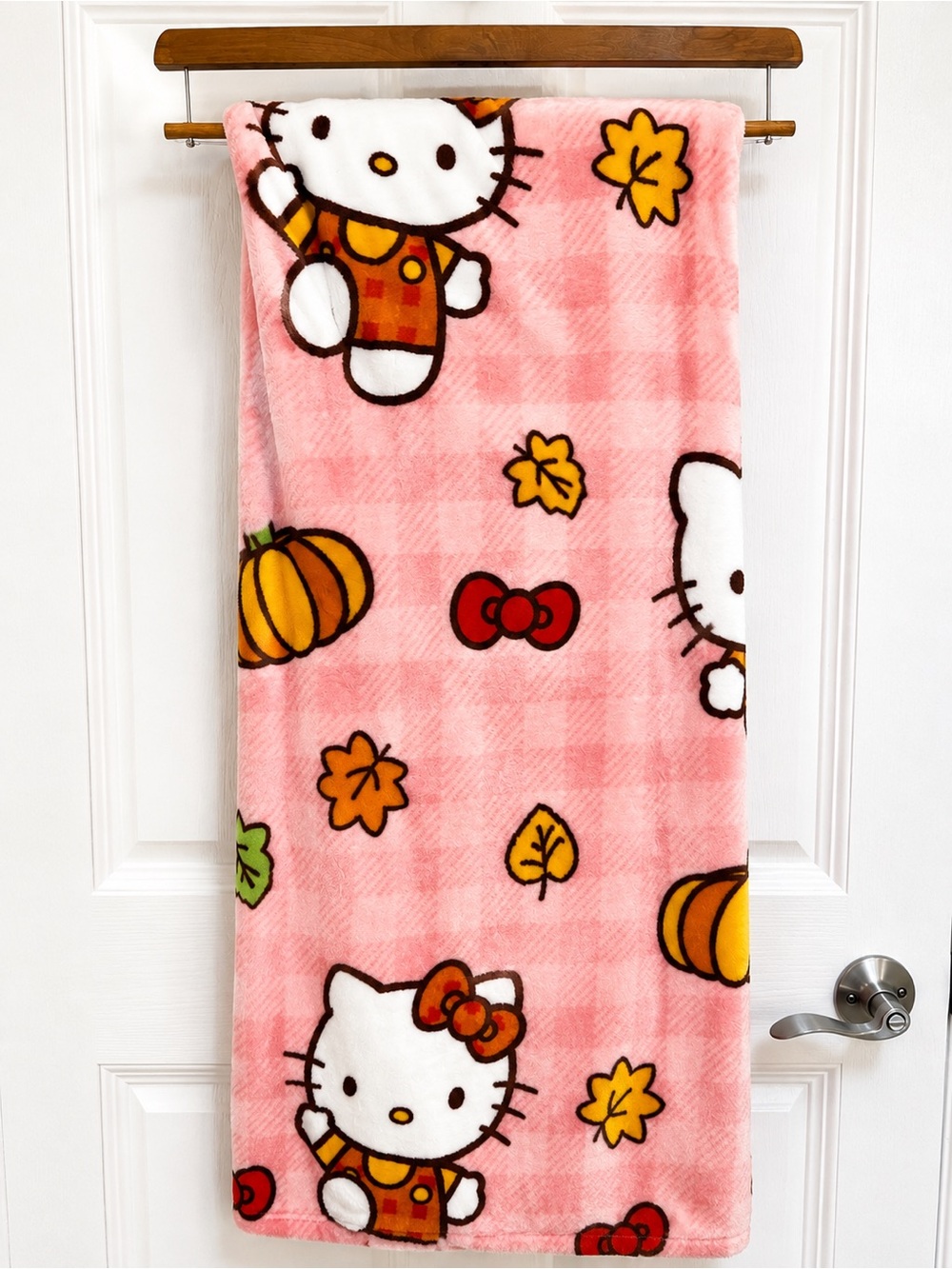 NEW 2026 Hello Kitty Pink Fall plaid Pumpkin Blanket